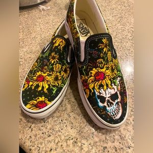 Size 10.5 Women’s - VANS Old Skool Beauty Skull Slip-Ons